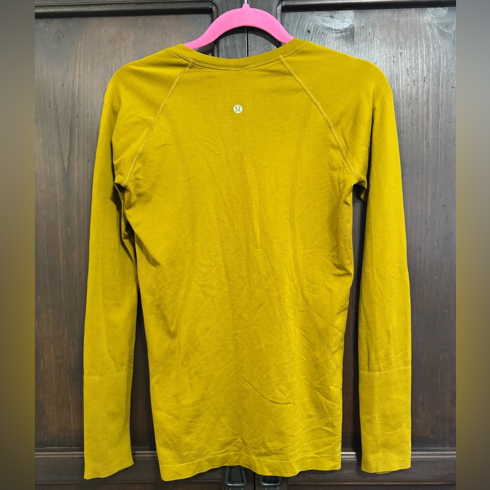 Lululemon Swiftly Tech Long Sleeve Top Women’s size 8 Pear Yellow Green - Picture 3 of 9